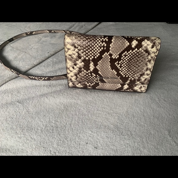 Michael kors crossbody bag - Picture 3 of 8